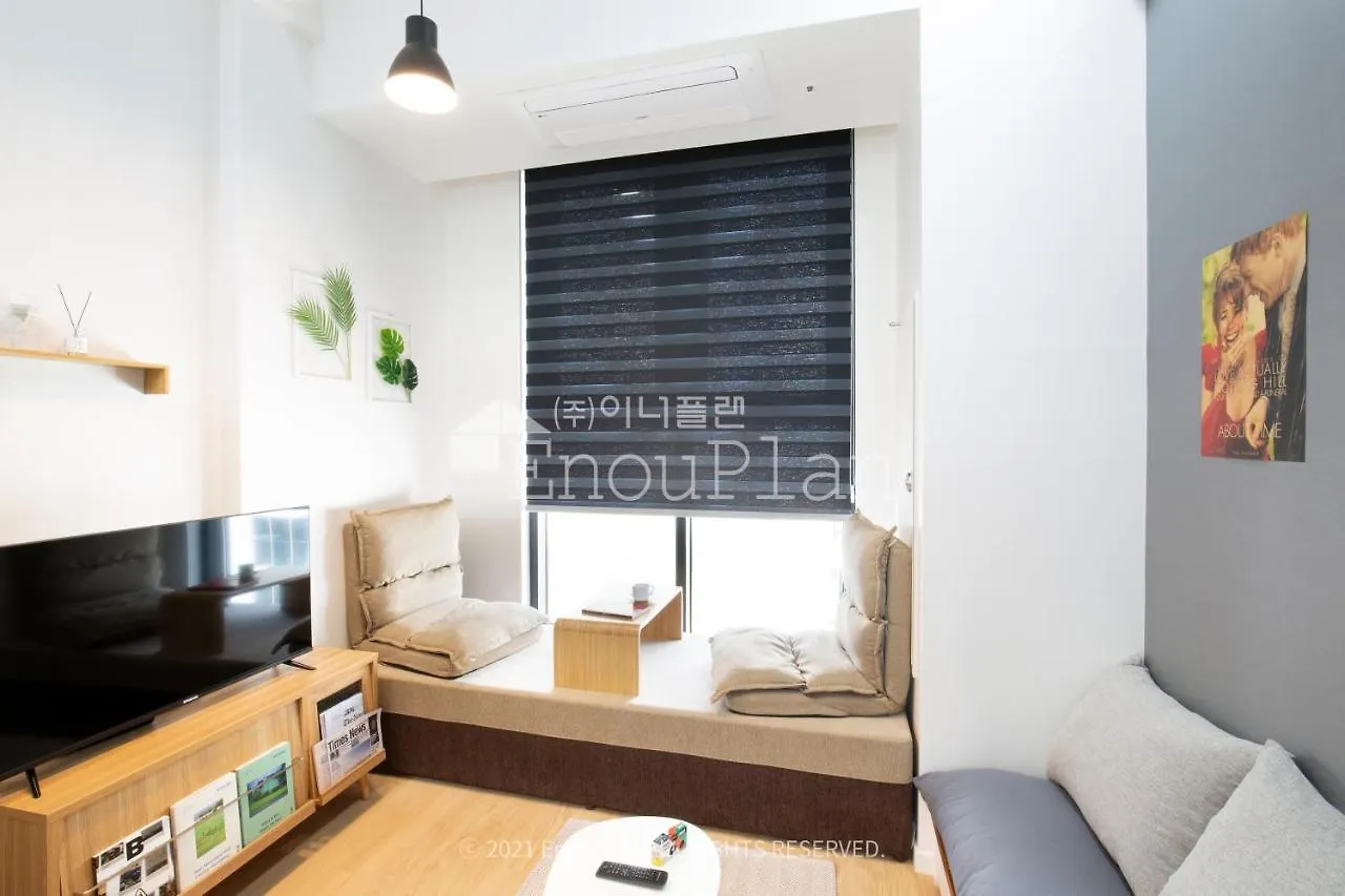 Busan Studio 202 Hotel 2*,